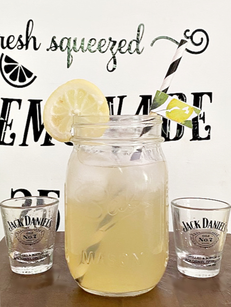 How To Make An Authentic Jack Daniel’s Lynchburg Lemonade