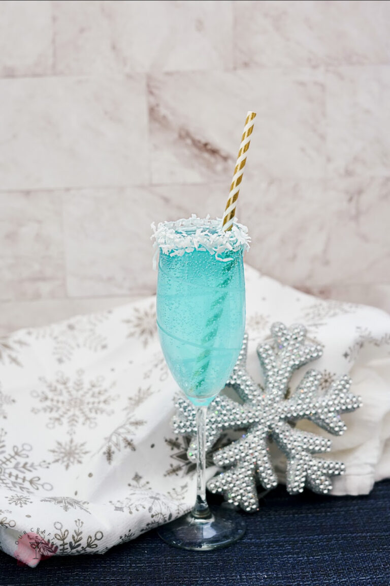 Make A Sparkling Jack Frost Winter Cocktail With This Simple Recipe